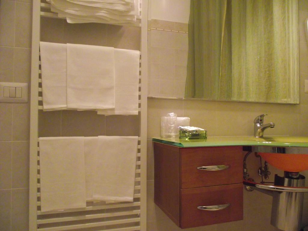 Hotel Ausonia Monte Porzio Eksteriør billede