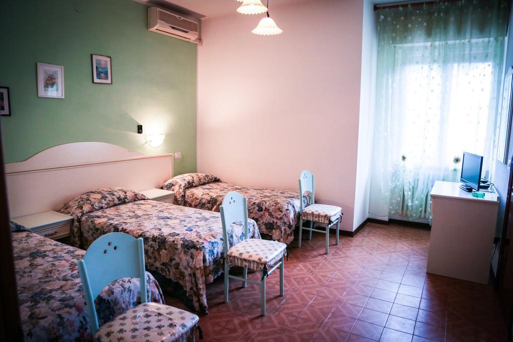 Hotel Ausonia Monte Porzio Eksteriør billede