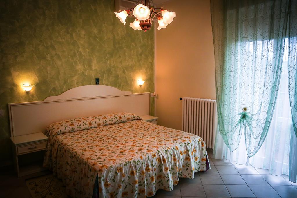 Hotel Ausonia Monte Porzio Eksteriør billede