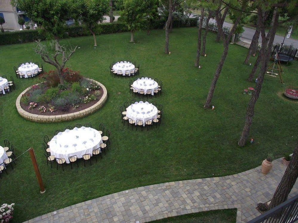 Hotel Ausonia Monte Porzio Eksteriør billede