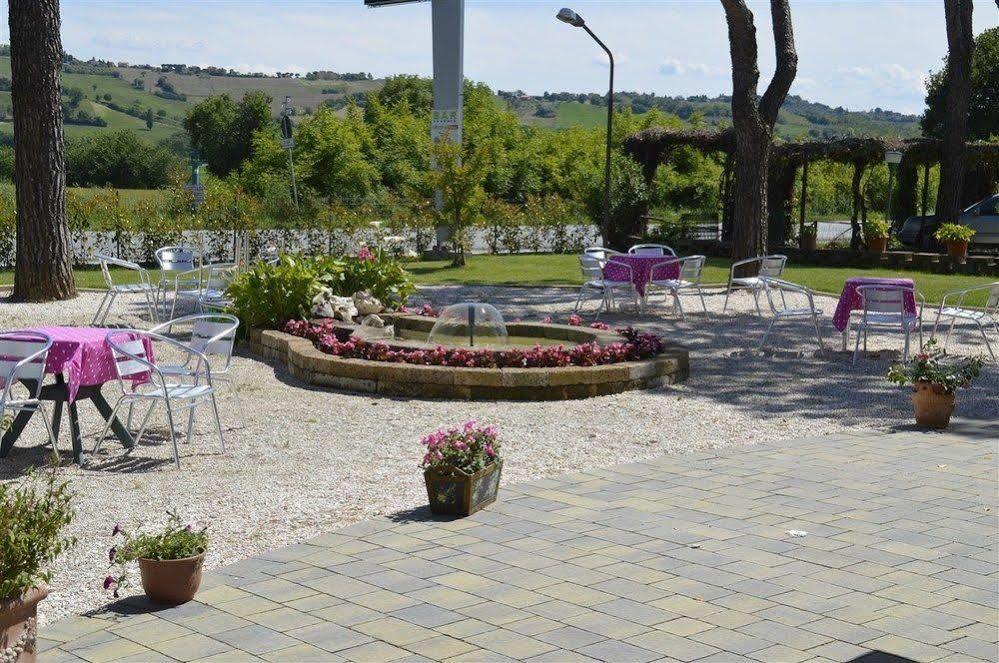 Hotel Ausonia Monte Porzio Eksteriør billede